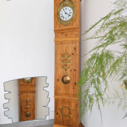rénovation de meubles relooking mobilier horloge comptoise